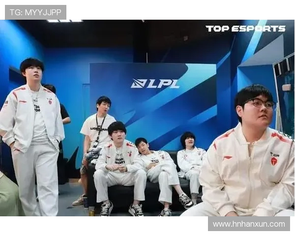 赛后分析：FPX与BLG在团队协作中的优劣势对比与启示